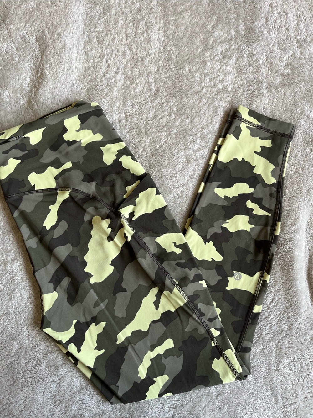 Lululemon Swift Speed Leggings 28” size 10 Heritage 365 Camo Crispin Green Multi